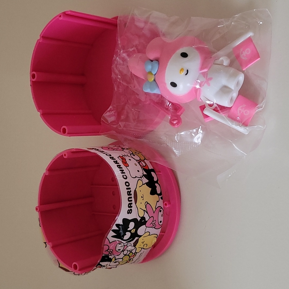 Sanrio My Melody Pink Flag Figure